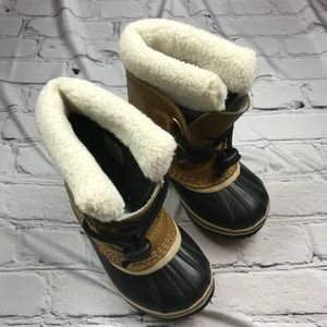 Snow boots